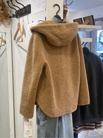 画像をギャラリービューアに読み込む, tolnera priority//フードボアコート
