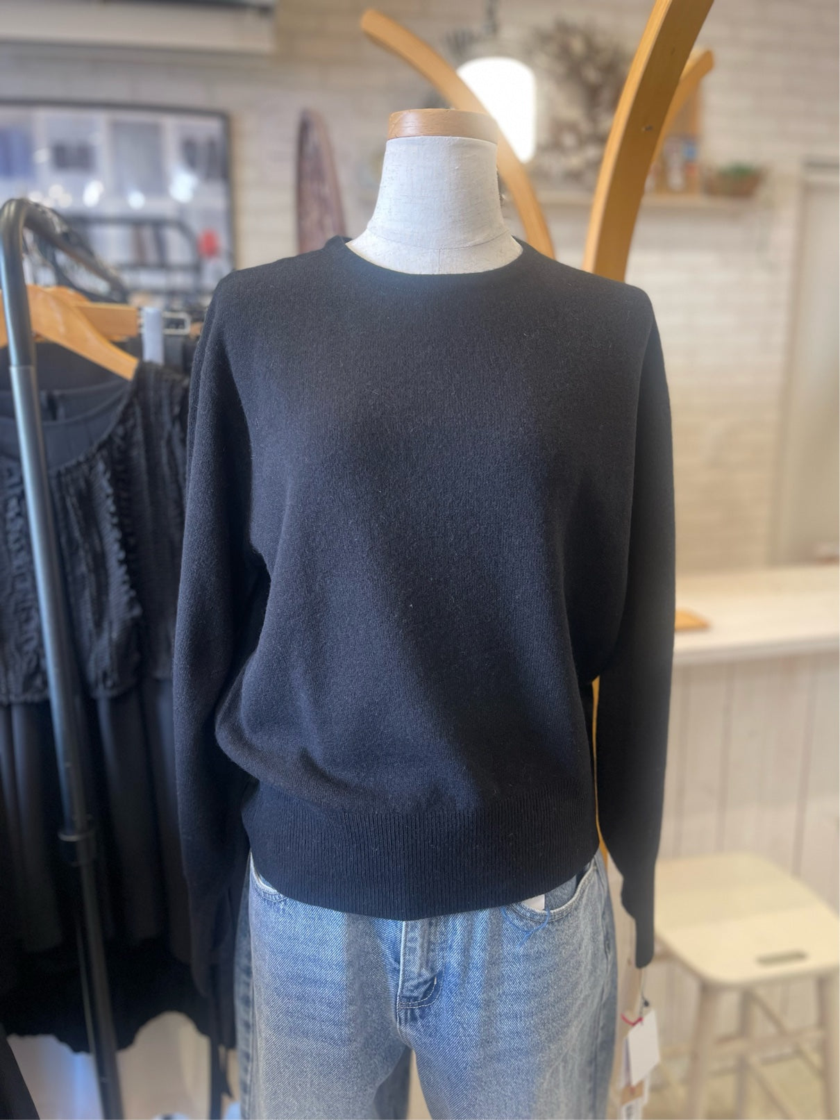 CYNICAL//カシミア混クルーネックニット