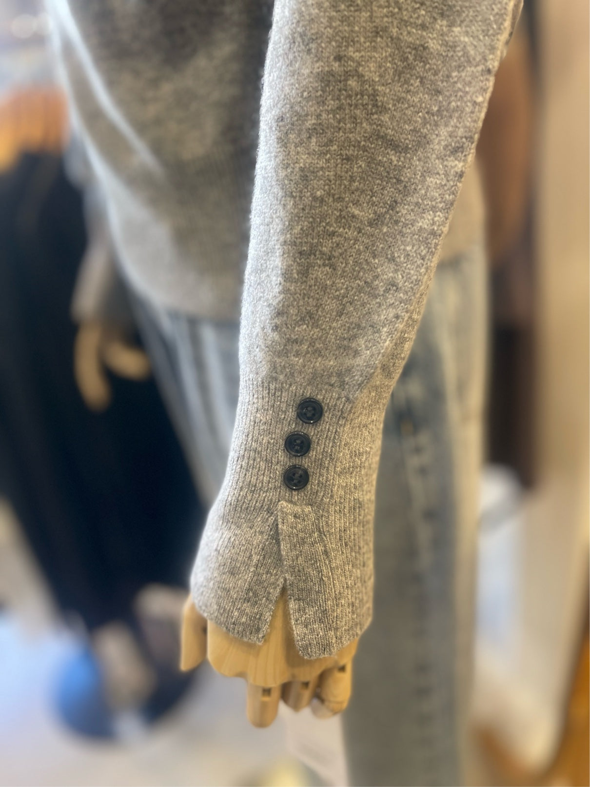 CYNICAL//カシミア混クルーネックニット